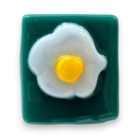 Egg Magnet